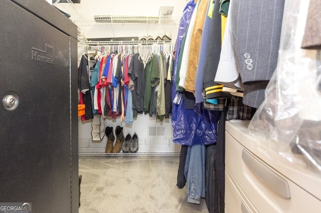 Building Photo - 5166 Wheeler Dr