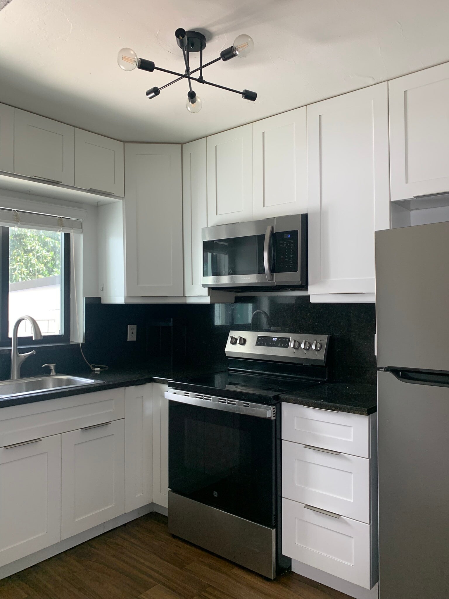 Building Photo - 1975 SW 17th Ct