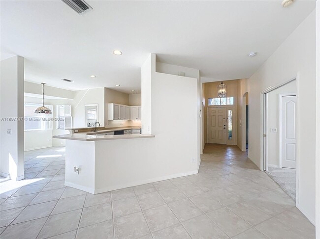 Building Photo - 4874 Sabal Lake Cir