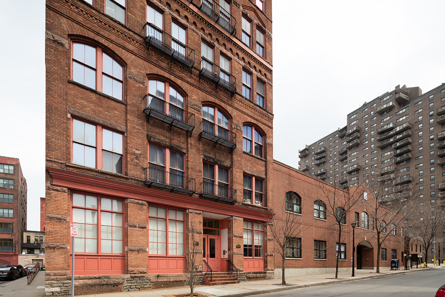 Building Photo - Riverview and Industrie Lofts