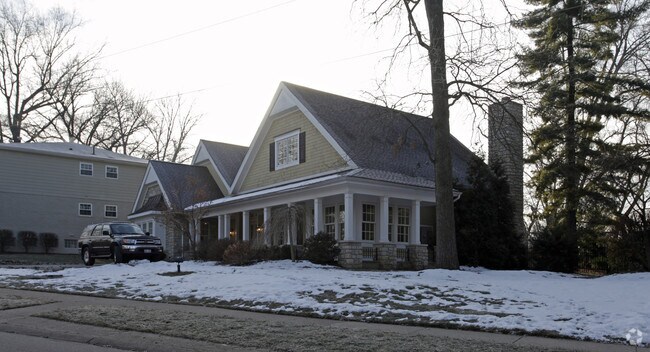 Building Photo - Chestnut Hill Apartments