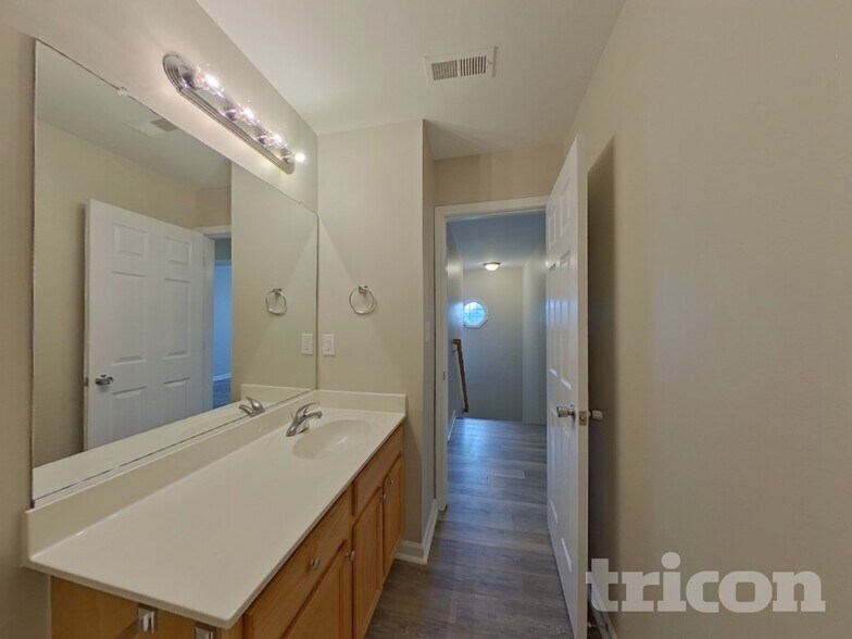 Building Photo - 105 Arden Ct