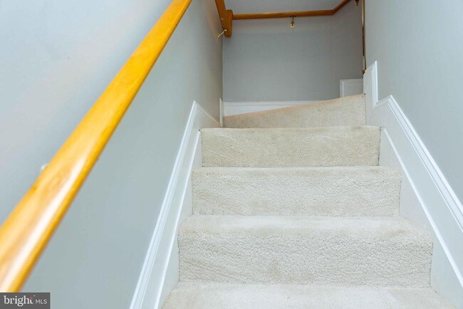 Building Photo - 6029 Blue Point Ct