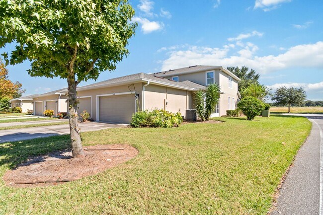 Building Photo - MOVE IN SPECIAL- Beautiful 4/2.5 Townhome For Rent in Harmony