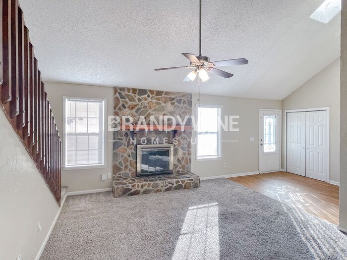 Building Photo - 9970 Timberlake Dr E