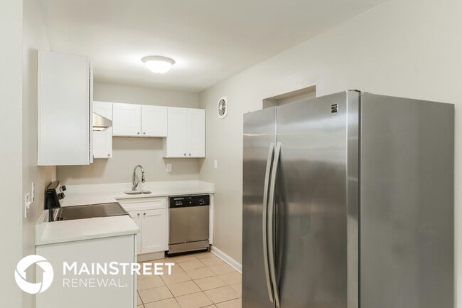 Building Photo - 3114 Hampton Ave E