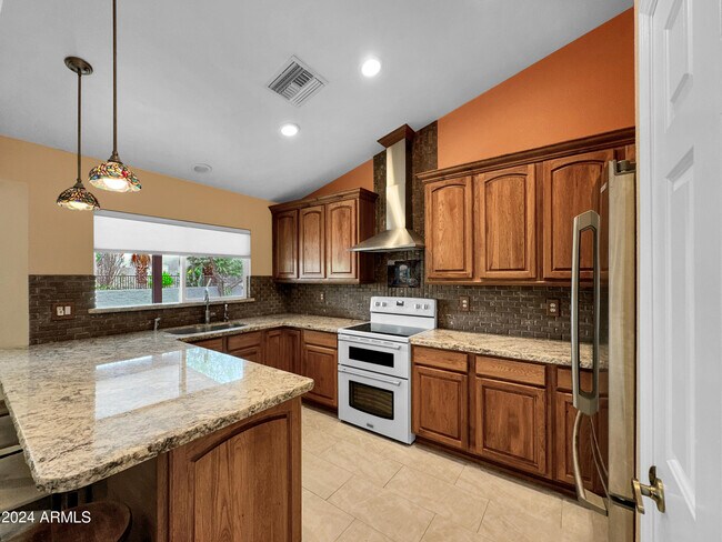 Building Photo - 15036 N Dogwood Ln