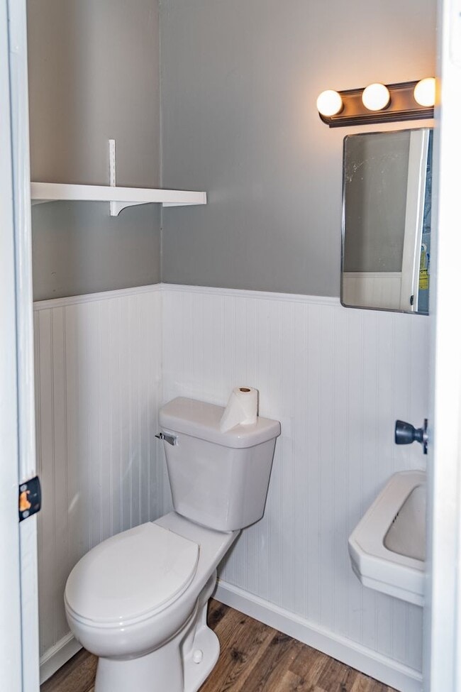 Building Photo - Updated 3 bed/1.5 bath home!