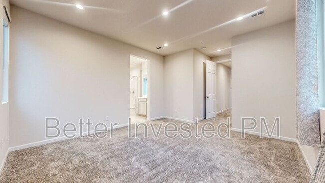 Building Photo - 2039 Karen Pl