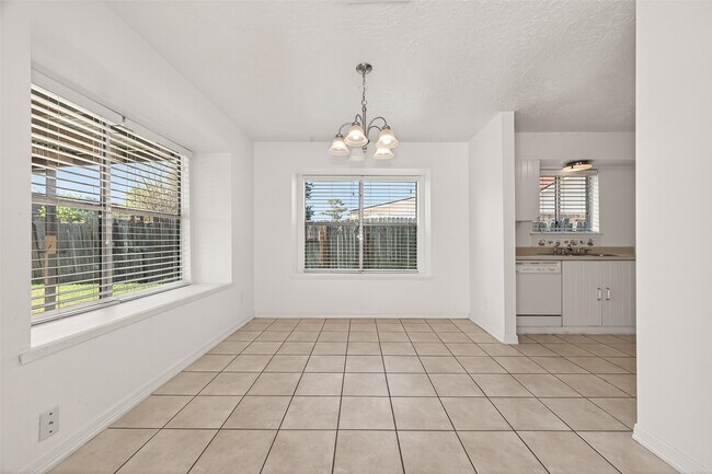 Building Photo - 2803 Fir Crest Ct