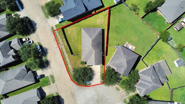 Building Photo - 13810 Beckledge Ln