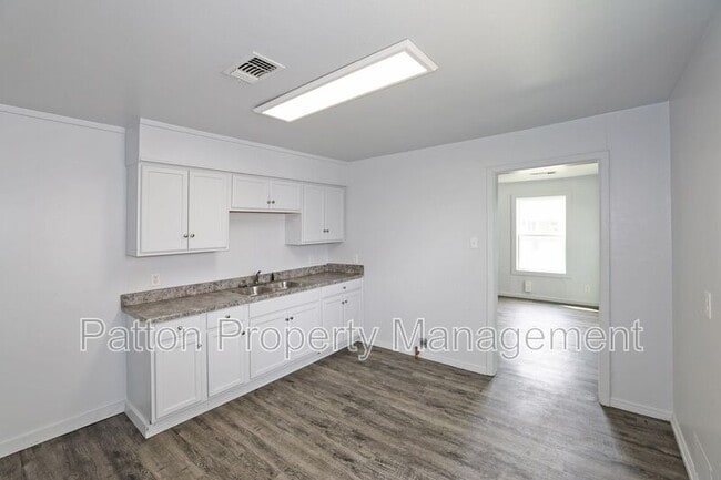 Building Photo - 3703 S Monroe St