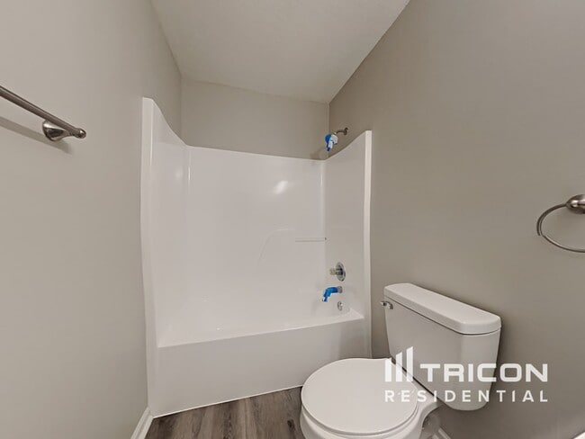 Building Photo - 3254 Blue Ash Ln