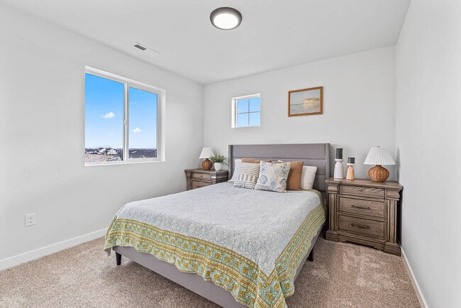 Building Photo - 1424 W Bass River Dr