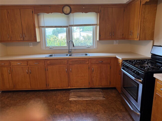 Building Photo - 55 3rd St