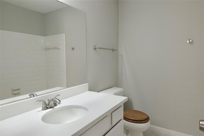 Building Photo - 3418 Green Fields Dr