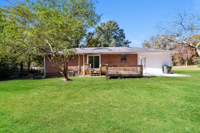 Building Photo - 2515 Ridgewood Rd