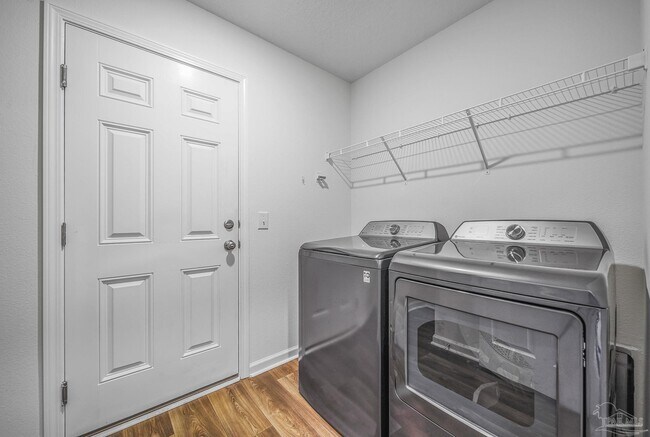 Building Photo - 8739 Schooner Ln