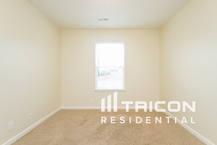 Building Photo - 1206 Aretha Dr
