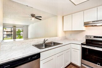 Building Photo - 1029 Regency Dr