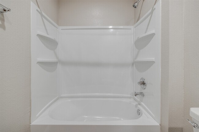 Building Photo - 137 Pk Pl Cir