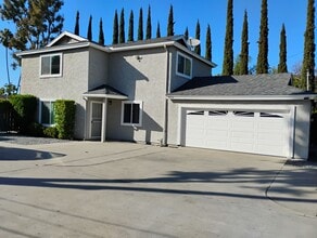 Building Photo - Like new 4 BR/3 Full Baths
