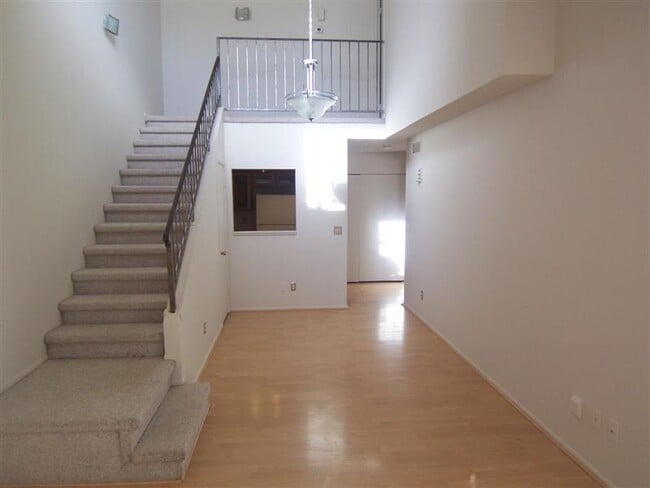 Building Photo - 8625 E Belleview Pl