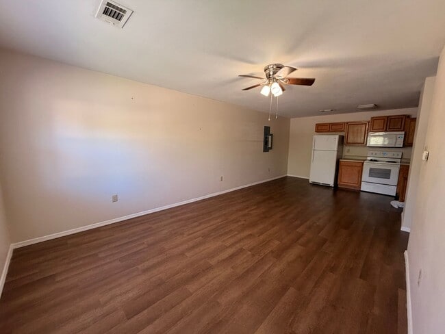 Building Photo - 408 NE 7th St