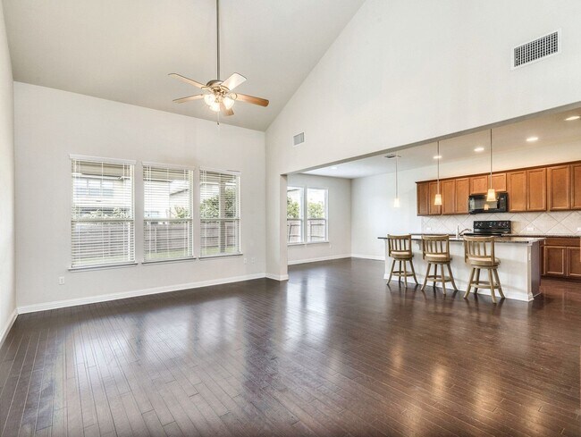 Building Photo - Beautiful 3/BR 2.5/BA Rental with Spacious...