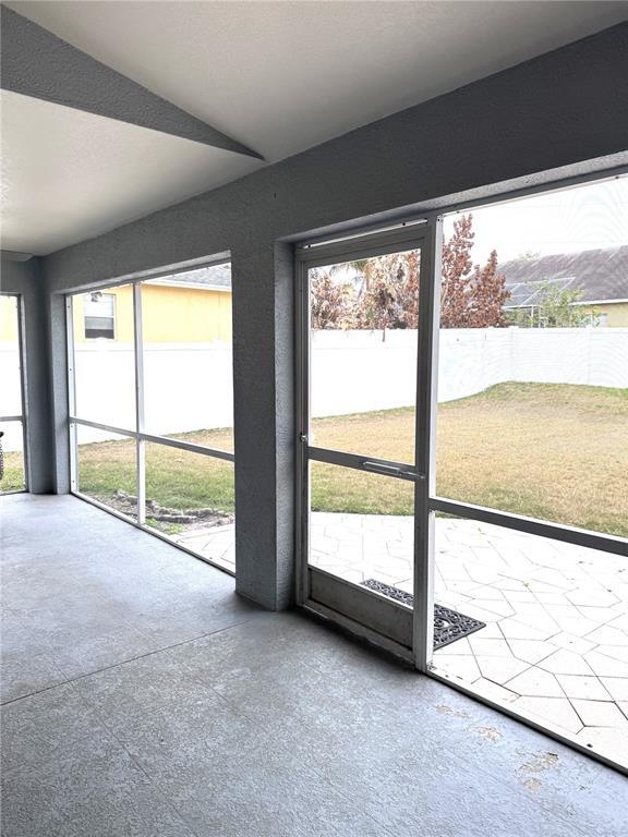 Building Photo - 2616 Hickory View Loop