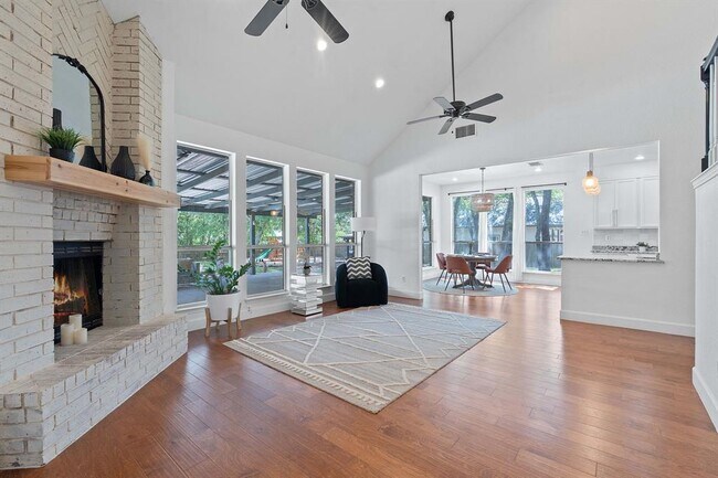 Building Photo - 222 Primrose Dr