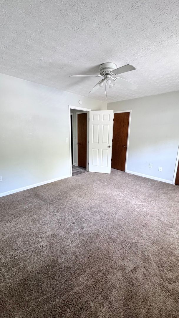 Building Photo - 2BR/1.5BA End Unit Townhome Near Downtown Snellville!