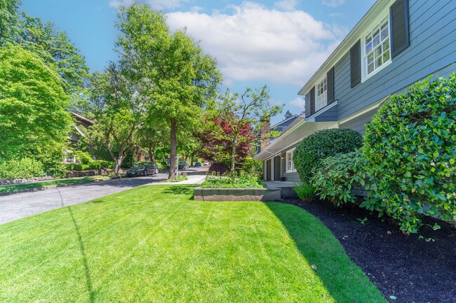 Building Photo - Enchanting Portland Heights 5BD House: You...