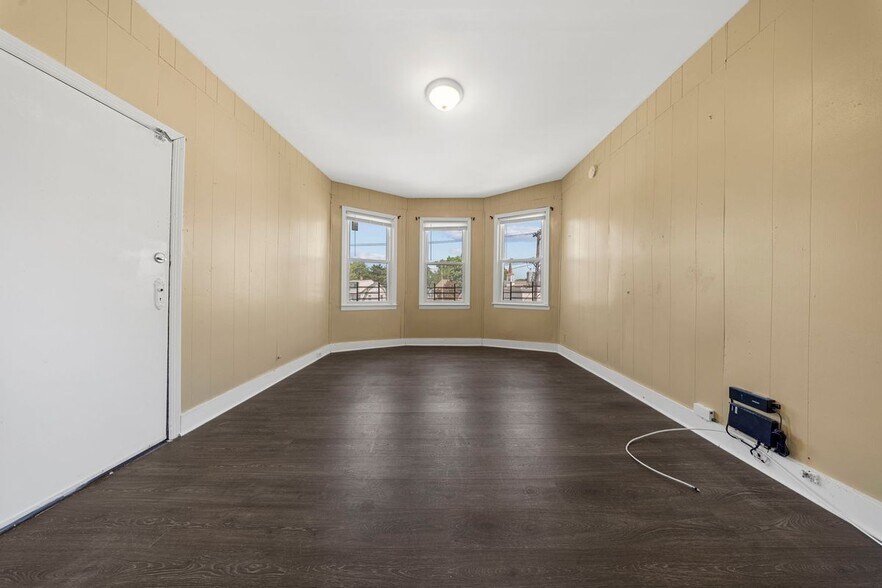 Building Photo - 359 Belmont Ave