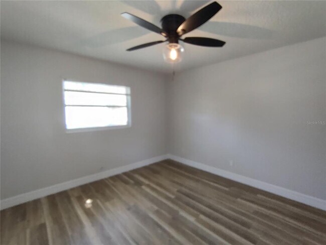 Building Photo - 316 W Howry Ave