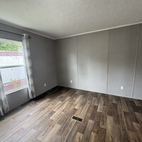 Building Photo - 2800 W Memorial Dr