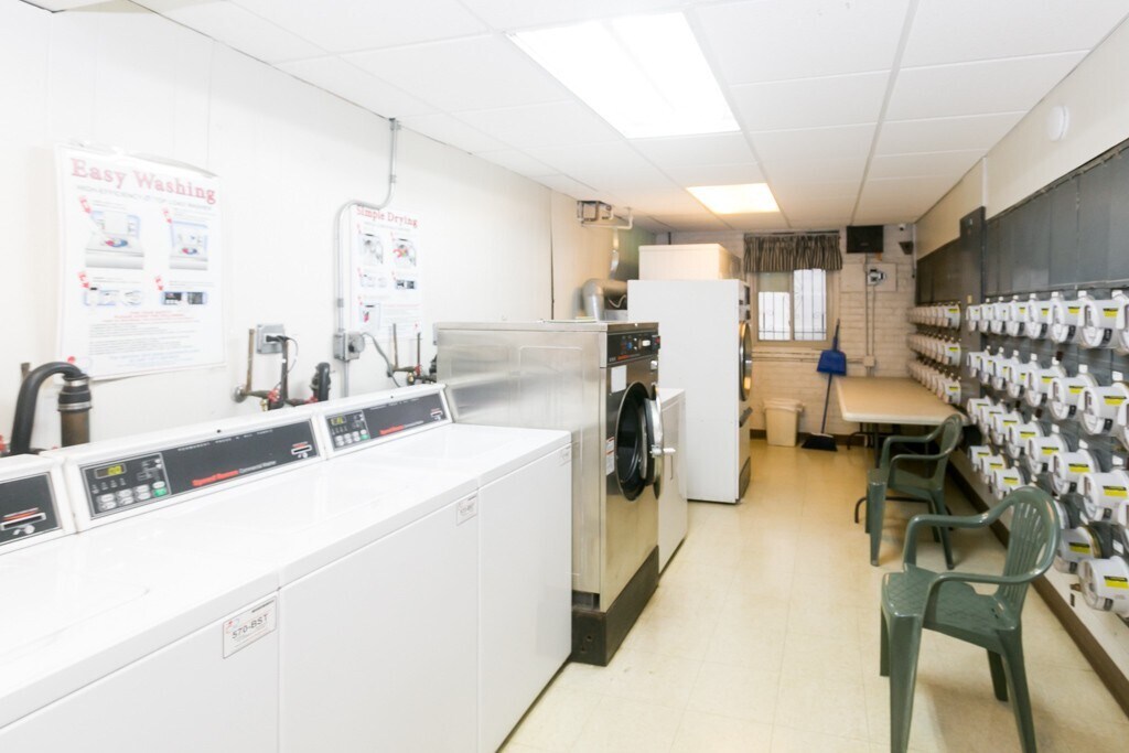 Building Photo - 2629 N Hampden Ct