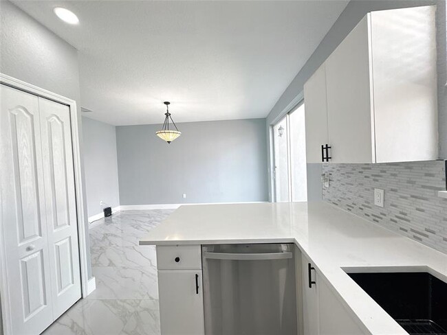 Building Photo - 2310 Shoma Ln