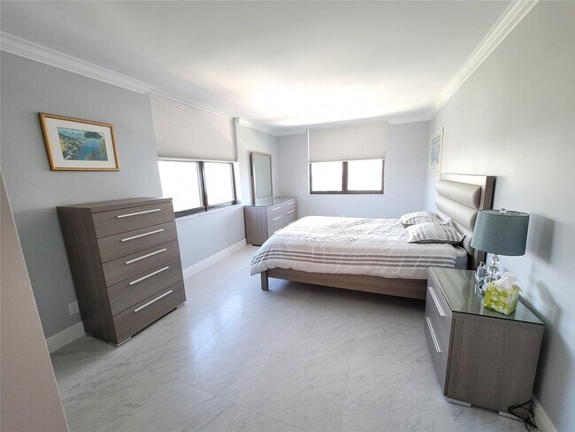 Building Photo - 1500 N Ocean Blvd