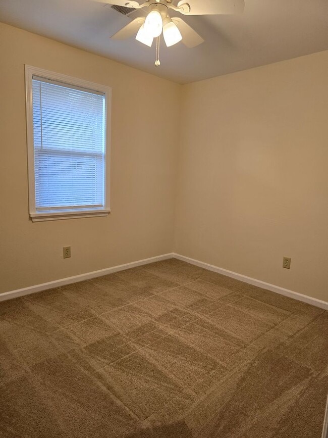 Building Photo - Renovated 3BR home in Sangaree