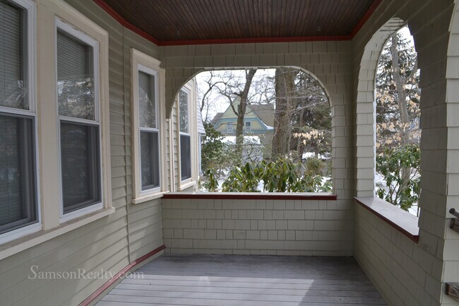 Building Photo - 81 Grotto Ave