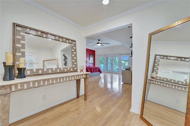 Building Photo - 1247 Seminole Dr