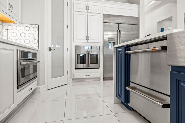 Building Photo - 11014 Rustic Timber Lp