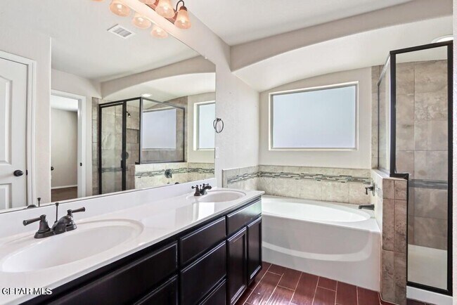 Building Photo - 2047 Dreamlight Pl