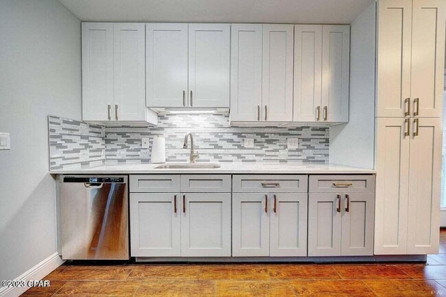 Building Photo - Woodlawn is one of the area's most sought after communities