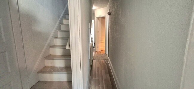 Building Photo - 959 E Philadelphia St