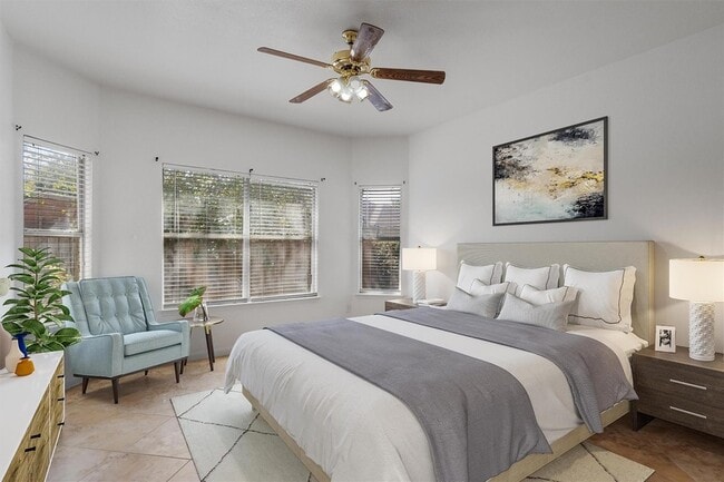 Building Photo - 204 Mallard Cove