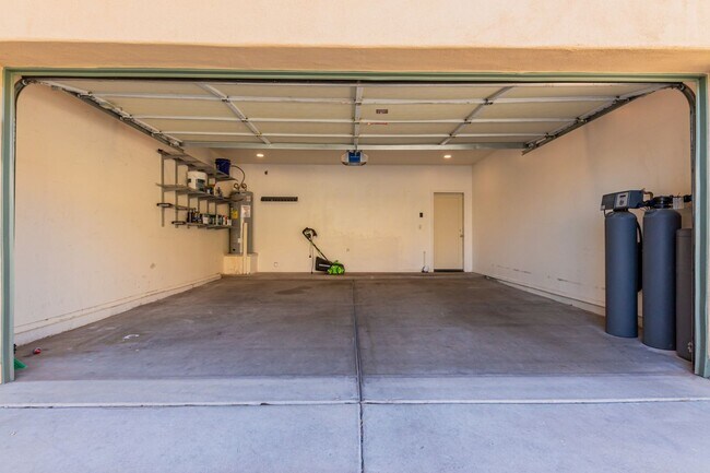 Building Photo - 7601 E Roosevelt St