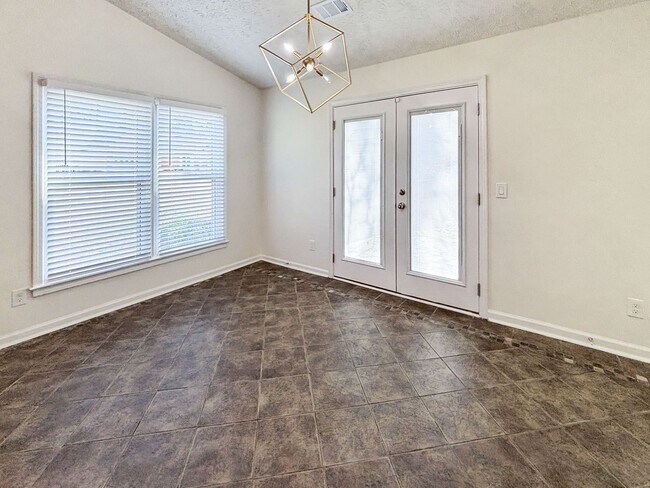 Building Photo - Spacious 5-Bedroom Home Near Lake Acworth!