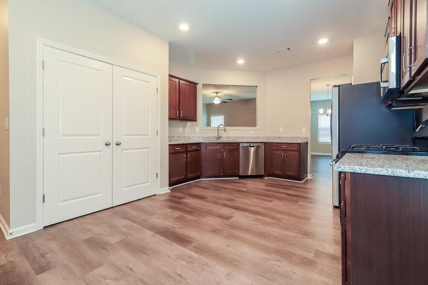 Building Photo - 34 Dalgety Crossing